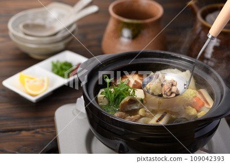 A hotpot dish rich in collagen, soft-shelled turtle hotpot A hotpot dish rich in collagen, soft-shelled turtle hotpot 109042393