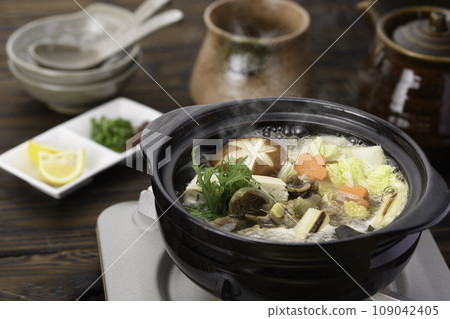 A hotpot dish rich in collagen, soft-shelled turtle hotpot 109042405