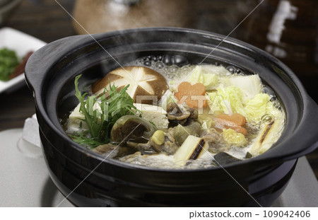 A hotpot dish rich in collagen, soft-shelled turtle hotpot 109042406