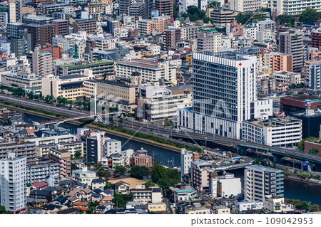 從稻佐山展望台眺望的長崎街景【長崎市】 109042953