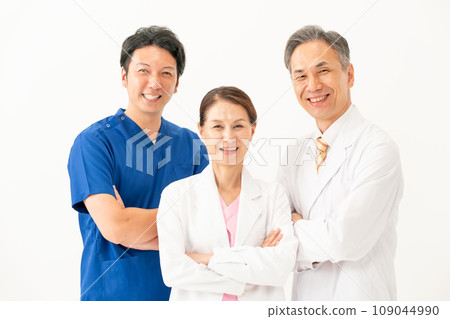 3 medical doctors 109044990
