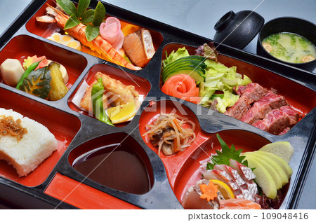 Delicious Shokado bento with bright colors Delicious Shokado bento with bright colors 109048416