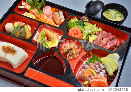 Delicious Shokado bento with bright colors Delicious Shokado bento with bright colors 109048418