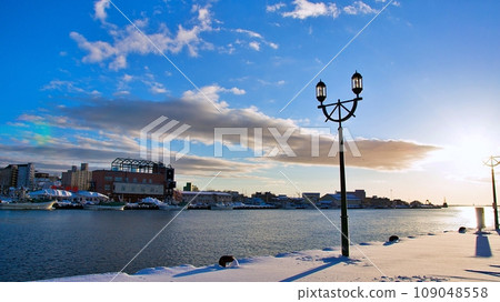 Sunset in Kushiro in winter 109048558