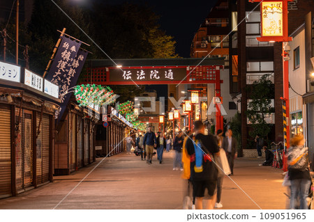 《Tokyo》Asakusa/Nighten Hoden street 109051965