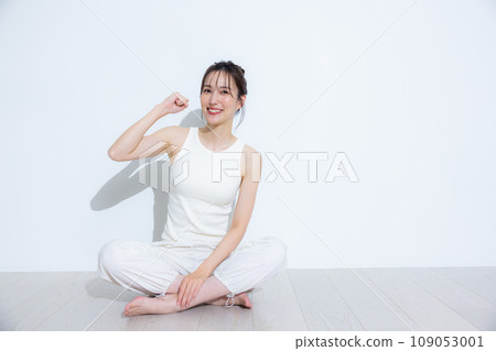 運動裝的女性 109053001