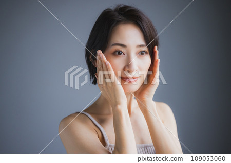 中年美女形象 109053060