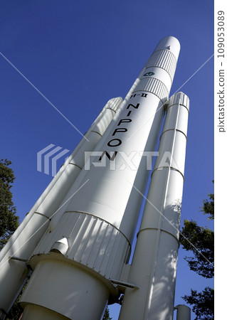Blue sky and full-size model of H-2 rocket 109053089