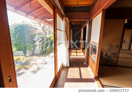 Japanese-style custom-built house corridor 109053757