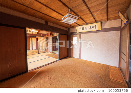 Old Japanese style room 109053766
