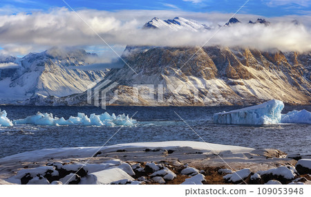 Northwest Fjord - Scoresbysund - Greenland Northwest Fjord - Scoresbysund - Greenland 109053948