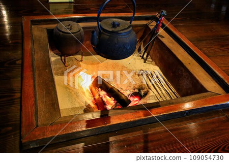 The hearth of an old folk house conveys the way of life in the Edo period. The hearth of an old folk house conveys the way of life in the Edo period. 109054730