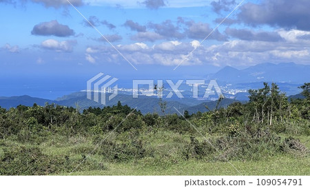 Overlooking Keelung 109054791