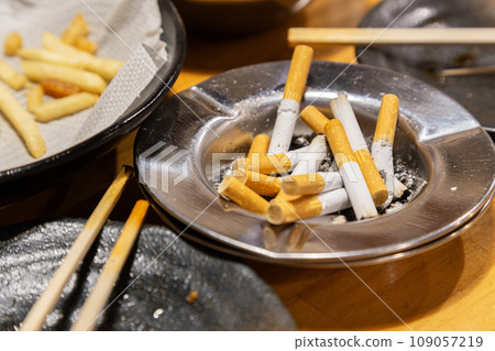 香煙煙灰缸 109057219