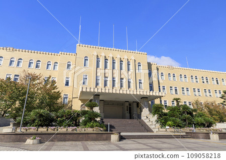 Wakayama City, Wakayama Prefecture Wakayama Prefectural Office in autumn Wakayama City, Wakayama Prefecture Wakayama Prefectural Office in autumn 109058218