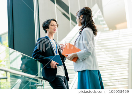 Business Persons Male and Female Photography Cooperation “LINK FOREST” 109058469