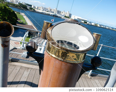 Battleship Mikasa's compass 109062514