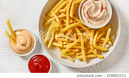 bowl of fried potatoes bowl of fried potatoes 109063231