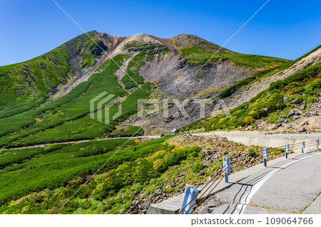 Sightseeing climbing of Mt. Norikura in Nagano Prefecture: Kengamine seen from the Norikura Echo Line 109064766
