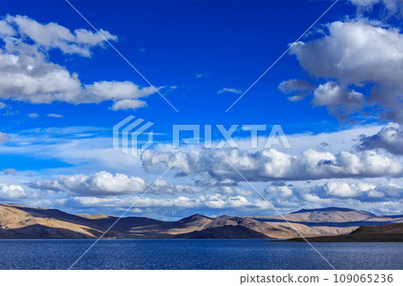 Himalayan mountain lake in Himalayas Tso Moriri on sunset, Korzok, Ladakh, India 109065236