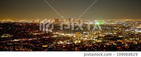 Los Angeles by night - impressive view - L.A. city lights Los Angeles by night - impressive view - L.A. city lights 109068629