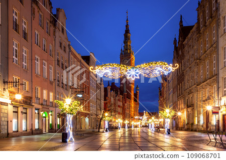 Christmas Long Lane and Town hall, Gdansk, Poland Christmas Long Lane and Town hall, Gdansk, Poland 109068701