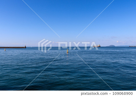 Seto Inland Sea and horizon on a clear day, Matsuyama City, Ehime Prefecture Seto Inland Sea and horizon on a clear day, Matsuyama City, Ehime Prefecture 109068900