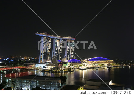 Beautiful night view of Marina Bay Sands 109071238