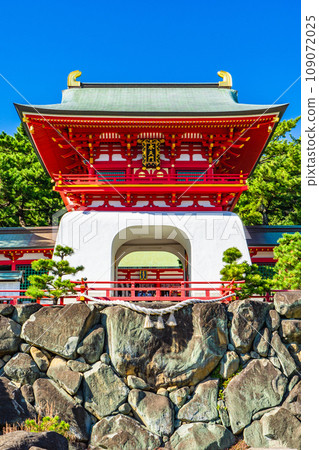 Akama Jingu Shrine Suitenmon in Shimonoseki City, Yamaguchi Prefecture 109072025