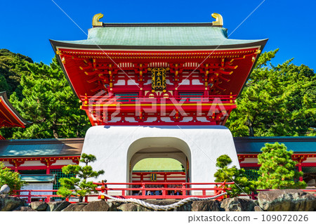 Akama Jingu Shrine Suitenmon in Shimonoseki City, Yamaguchi Prefecture 109072026