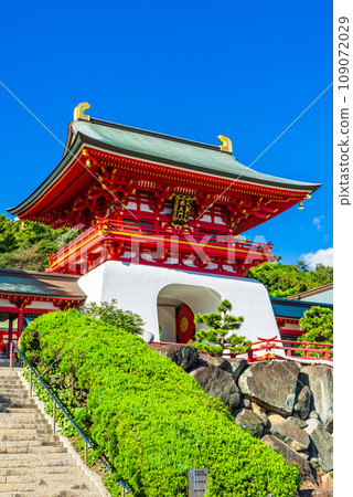 Akama Jingu Shrine Suitenmon in Shimonoseki City, Yamaguchi Prefecture Akama Jingu Shrine Suitenmon in Shimonoseki City, Yamaguchi Prefecture 109072029