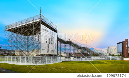 The 4th Biennale of Architecture and Urbanism, stainless steel stairs lead to a 12-meter high observatory for visitors to enjoy the breeze and scenery. 109072174
