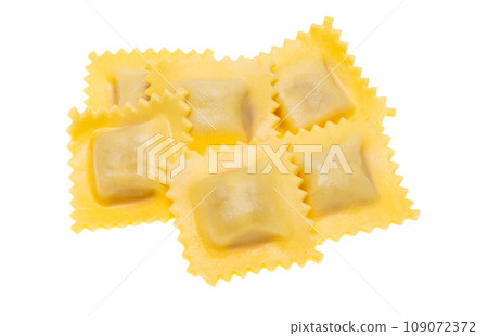 square ravioli isolated 109072372