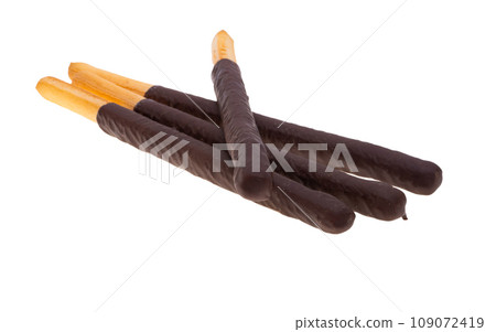 grissini in chocolate isolated 109072419