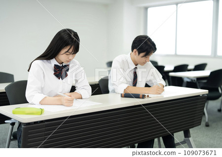 High school students taking classes High school students taking classes 109073671