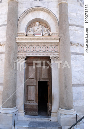 Entrance door of the Leaning Tower of Cathedral in Pisa, Italy Entrance door of the Leaning Tower of Cathedral in Pisa, Italy 109075283