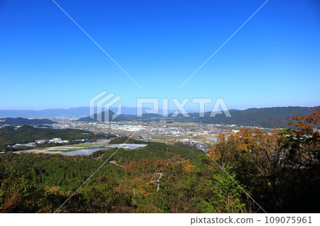 從三雲城跡眺望琵琶湖 從三雲城跡眺望琵琶湖 109075961