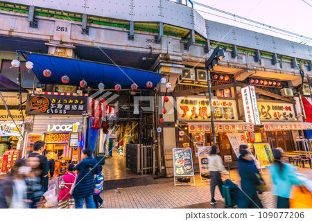 日本東京城市景觀十一月。全國平均/連續10週下降↓…繁華的阿美橫町等=第22日 日本東京城市景觀十一月。全國平均/連續10週下降↓…繁華的阿美橫町等=第22日 109077206