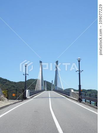 橫跨日瀨灣的備前正大橋（岡山縣備前市） 109077229