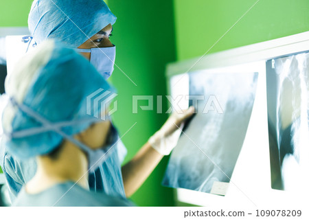 Surgical image 109078209