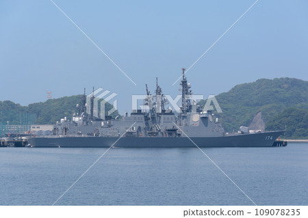 海上自衛隊驅逐艦霧島號停泊 海上自衛隊驅逐艦霧島號停泊 109078235