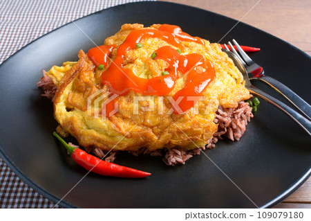 Thai style pork omelette with Riceberry, 109079180