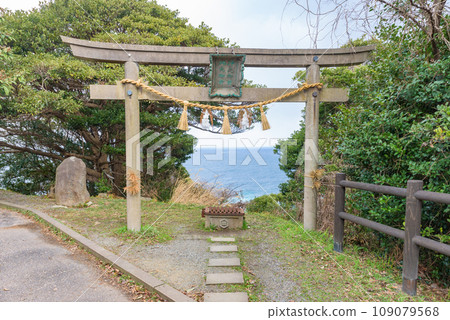 Miho Shrine's outer shrine Okino Gozen Jiyuki Gozen Harukasho 109079568