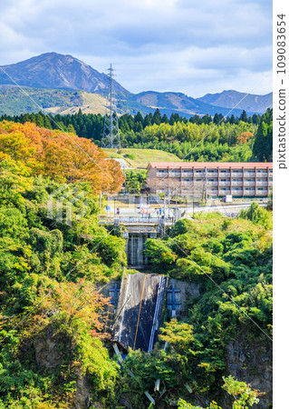 Kumamoto Earthquake Remains: Old Aso Ohashi Bridge in Autumn, Aso District, Kumamoto Prefecture Kumamoto Earthquake Remains: Old Aso Ohashi Bridge in Autumn, Aso District, Kumamoto Prefecture 109083654