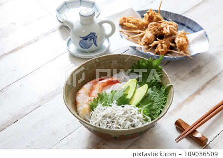 Kama-age whitebait and seafood bowl, Japanese food, home cooking Kama-age whitebait and seafood bowl, Japanese food, home cooking 109086509