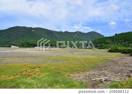 長崎縣五島市前子島附近的海岸風光 長崎縣五島市前子島附近的海岸風光 109086512