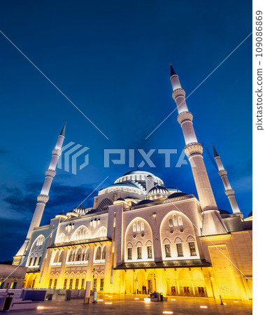 Night shot of Grand Camlica Mosque, a modern Islamic complex, located in Camlica hill, Uskudar, Istanbul, Turkey Night shot of Grand Camlica Mosque, a modern Islamic complex, located in Camlica hill, Uskudar, Istanbul, Turkey 109086869