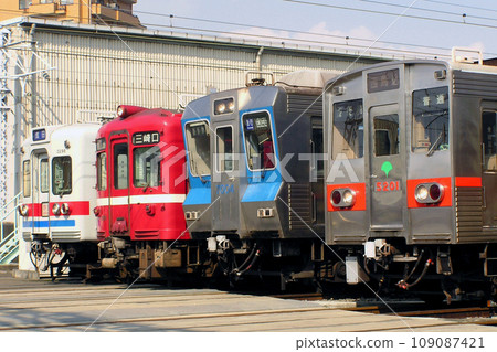 京成線、京急線、北總線、都營淺草線的4種老車型排列（2006年） 109087421