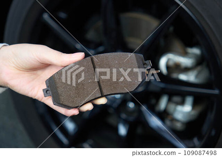 [汽車保養] 女人手持煞車片 109087498
