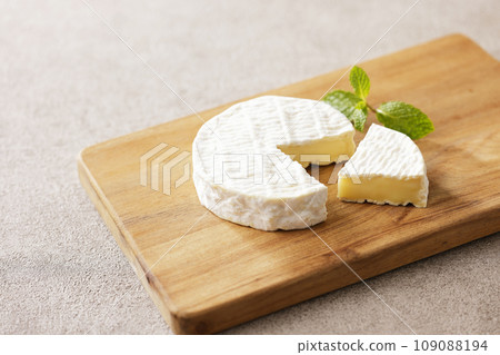Camembert cheese 109088194